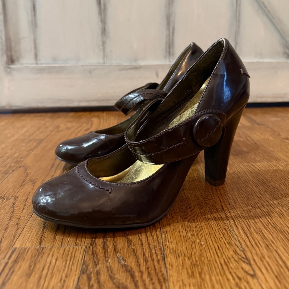 Dark Brown Heels 🤎